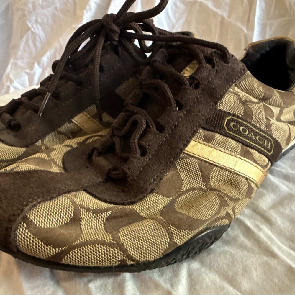 Coach Katelyn-Style Brown and Gold Logo Sneakers